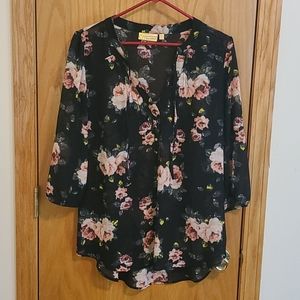Long sheer flowered blouse with elbow sleeves